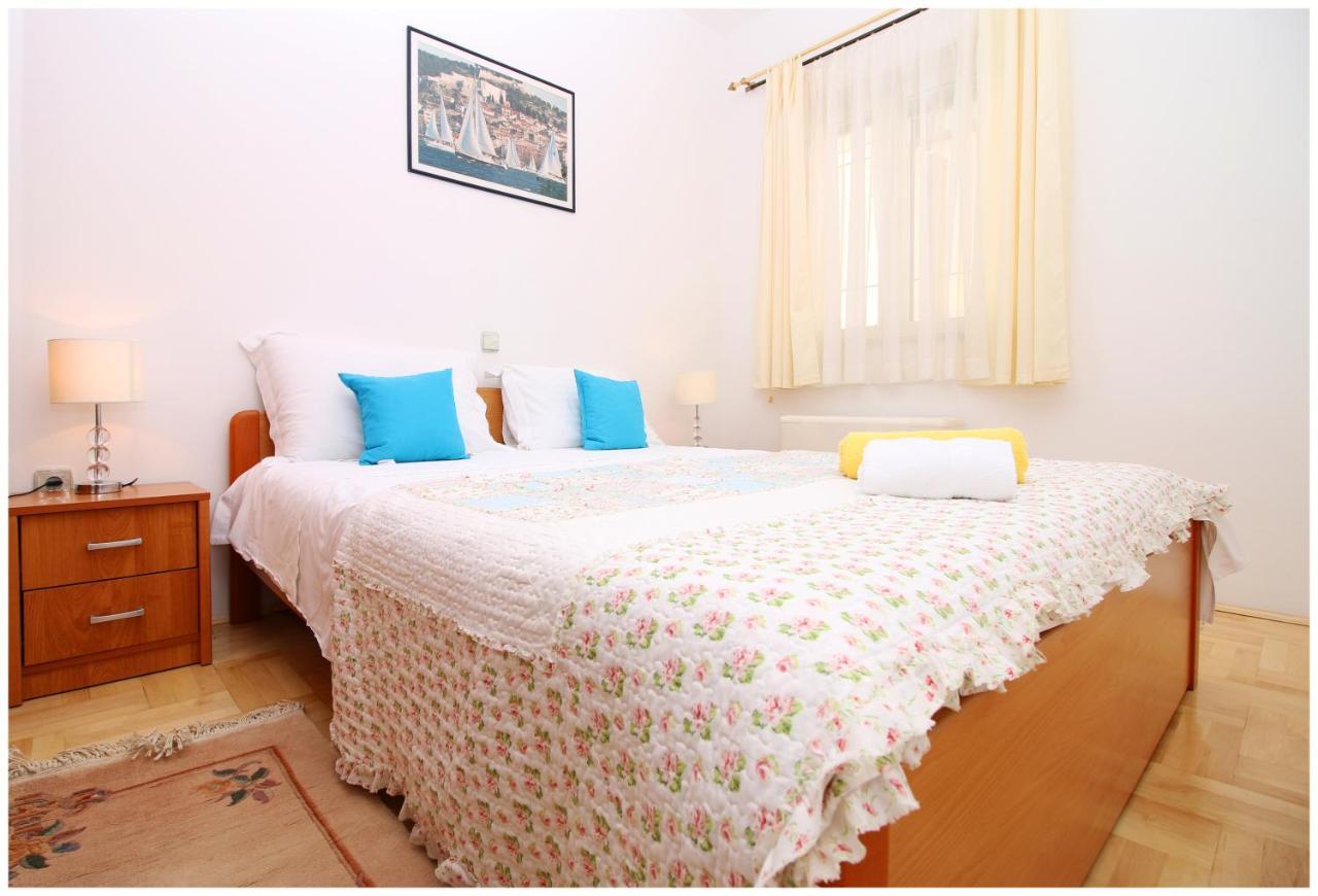 Apartments Ruza Примоштен Экстерьер фото