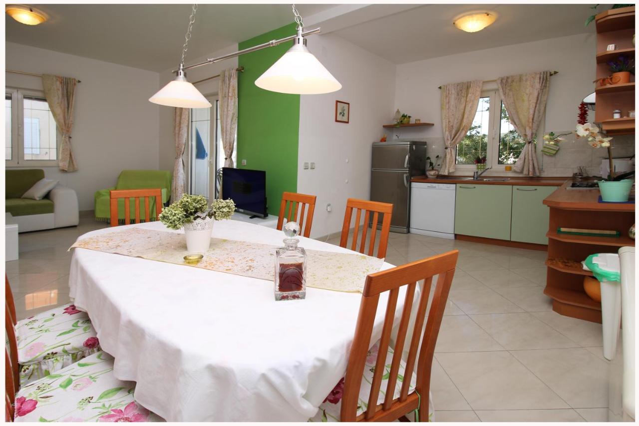 Apartments Ruza Примоштен Экстерьер фото